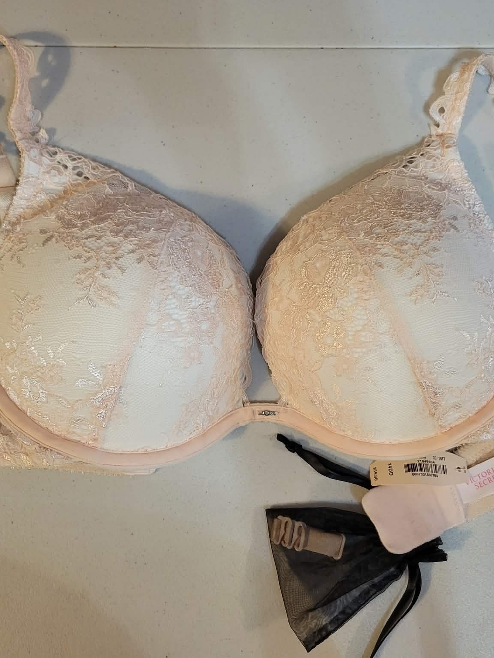 Victoria's Secret Lace Push-Up Bra in Light Baby Rose Pink 34DD